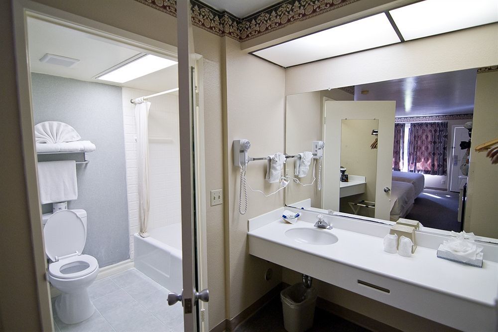 Anaheim Carriage Inn Extérieur photo